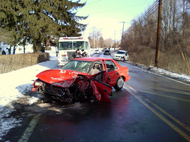 MVA WITH ENTRAPMENT 2/24/07